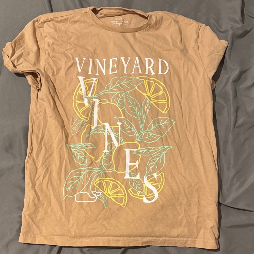Vineyard Vines Brown Tee with Leaf and Lemon Design